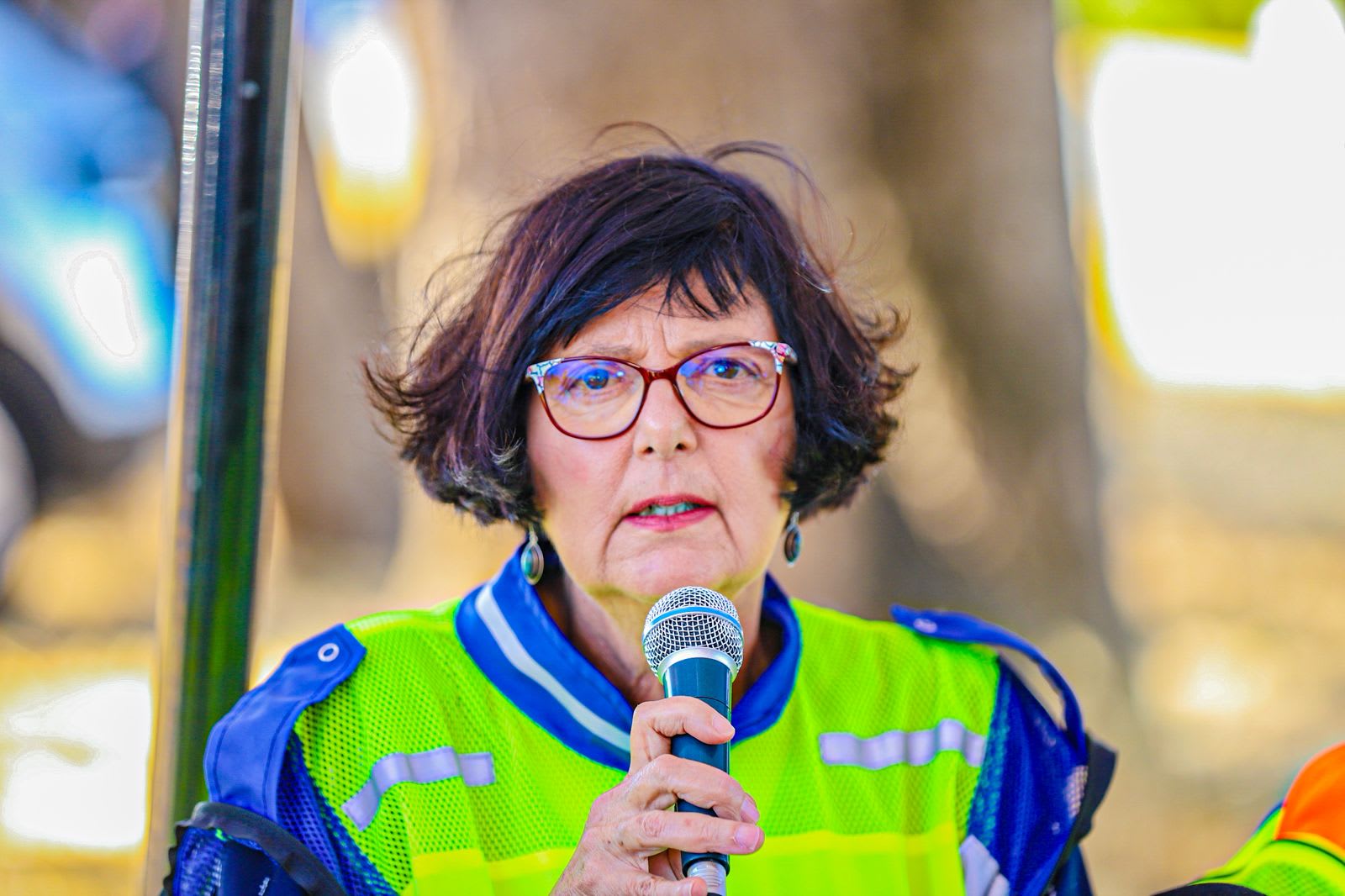 Photo:Minister Creecy urges vigilance as holiday travel increase– South African Daily”