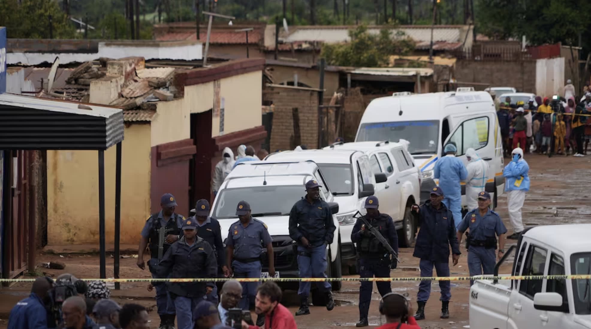 Photo:Police confident questioning of two suspects will crack Bekkersdal tavern shooting case – South African Daily