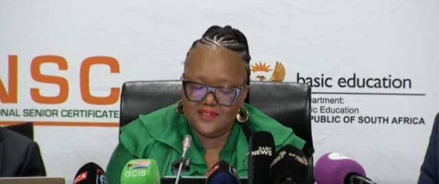 Photo:DBE official implicated in matric exam leak, NITT interim report finds– South African Daily”