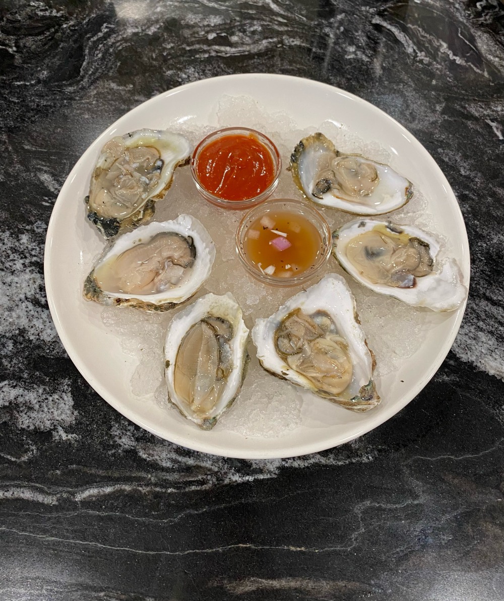 Shucked oysters