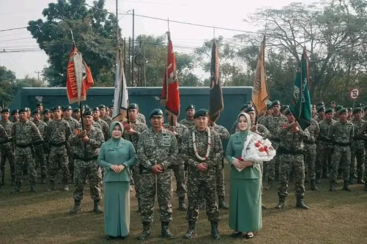 Tradisi Penyambutan Warga Baru Yonif 305 Kostrad Mayor Inf Yudi Susilo Yudhanto, S.E