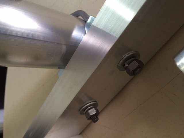 FIXACAO NO MASTRO FRENTE.JPG