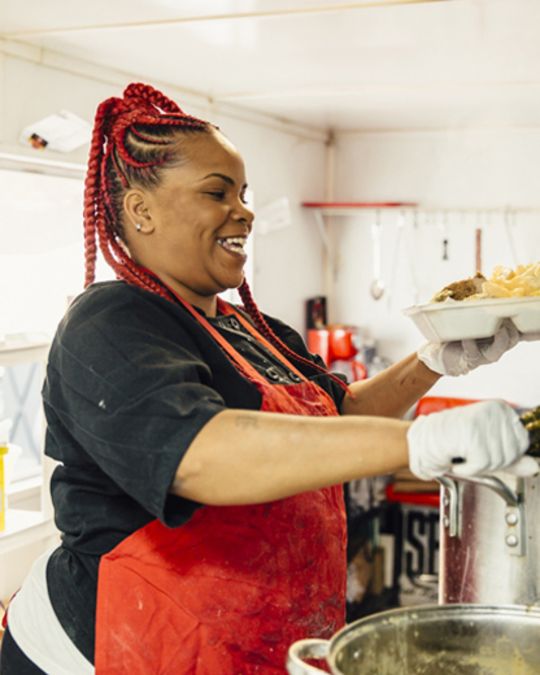 Kiauna \"Kee\" Nelson founded the Kee\'s Loaded Kitchen food cart in 2016.
