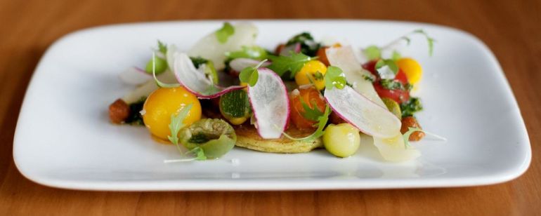 フレッシュな野菜料理。
