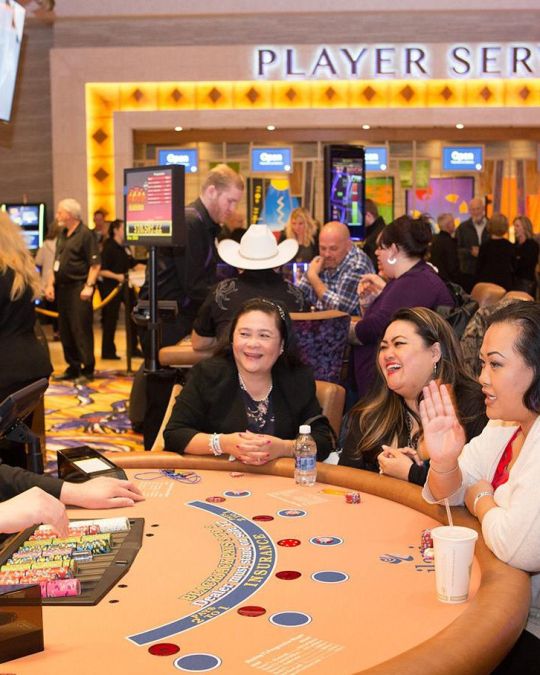 mn casino with table games near me