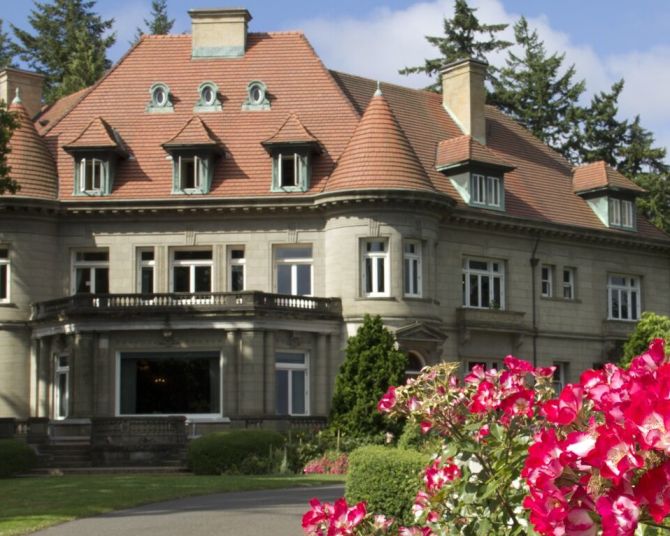 exterior of Pittock Mansion