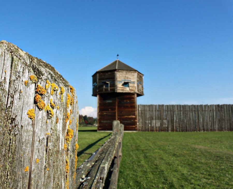 A wooden lookout tower at Fort Vancouver