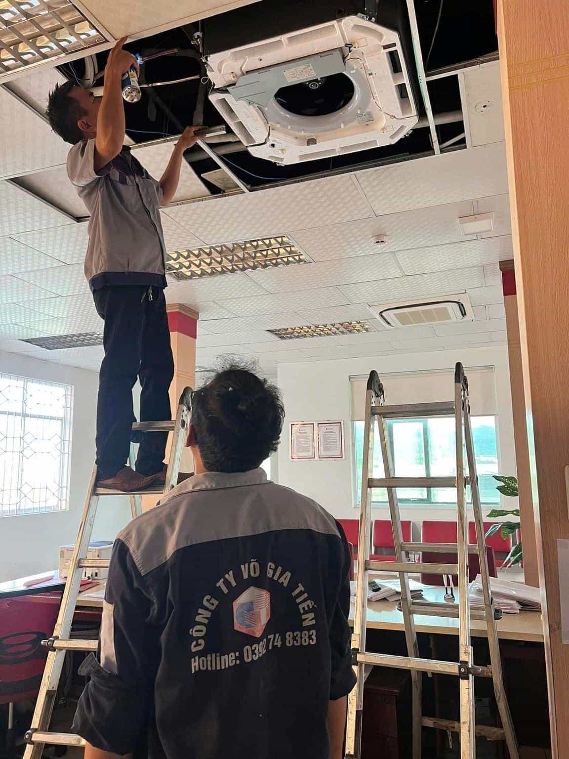 Hoàn thiện máy lạnh giấu trần nối ống gió