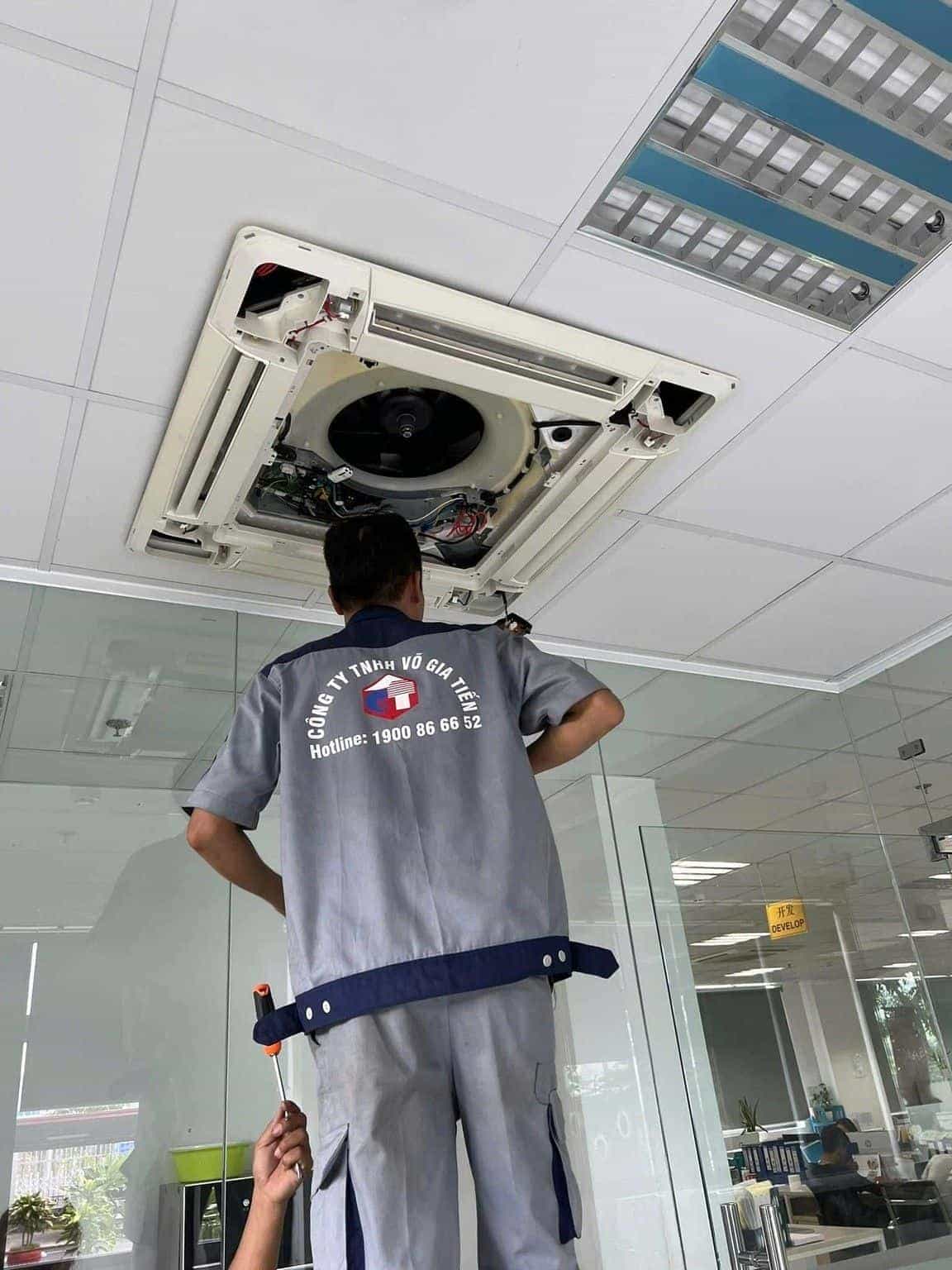 Lắp đặt máy lạnh âm trần cassette