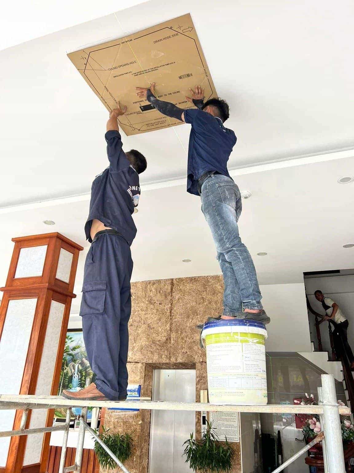 Lắp đặt máy lạnh âm trần nối ống gió