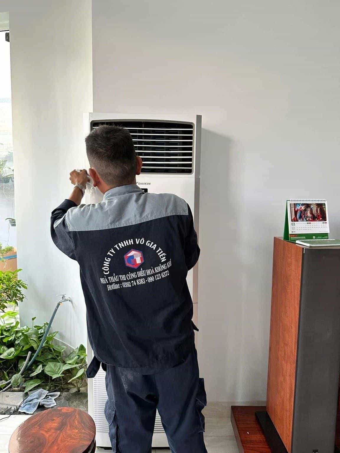Lắp đặt máy lạnh tủ đứng văn phòng