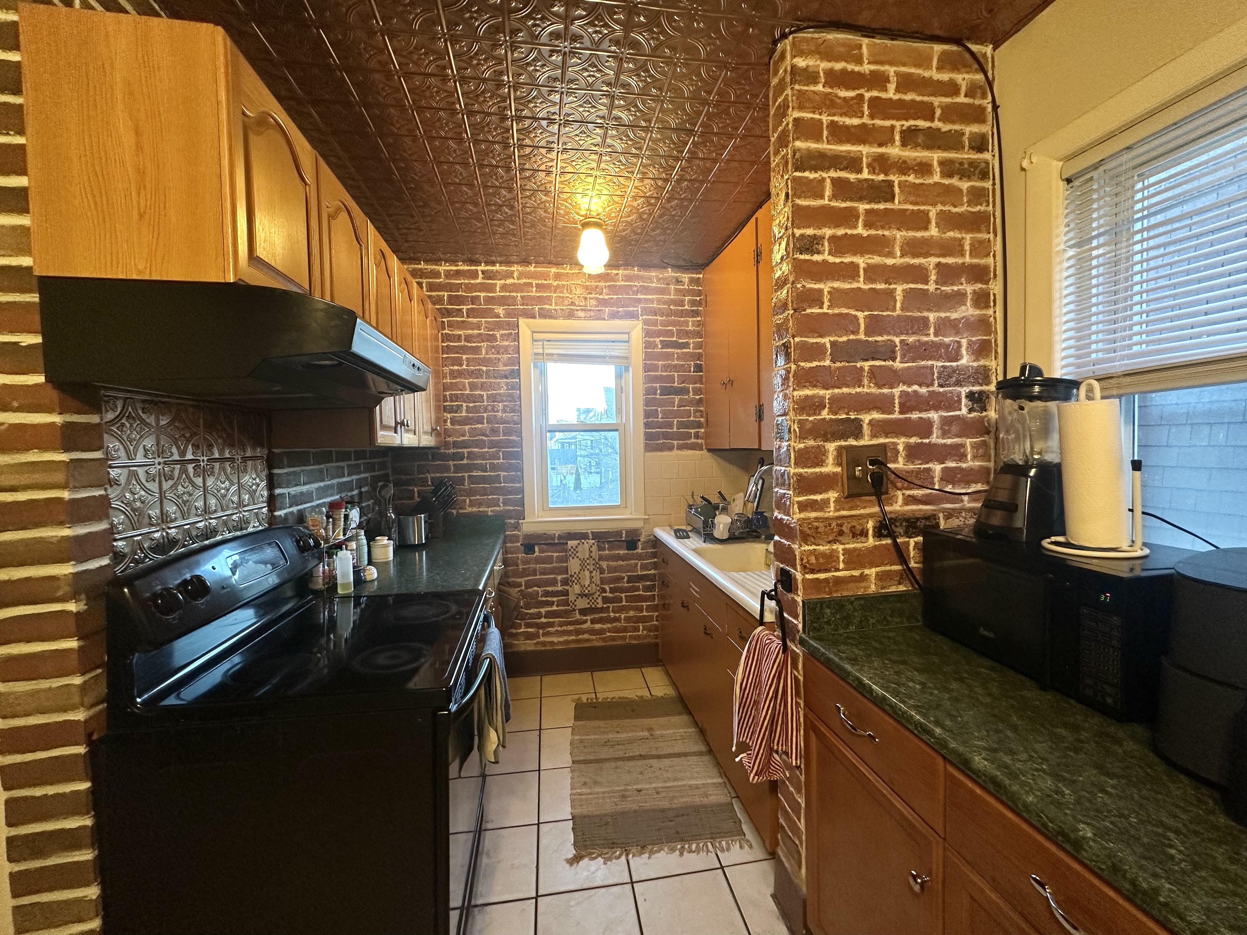 Summer 2024 sublet near Tufts — photo 4