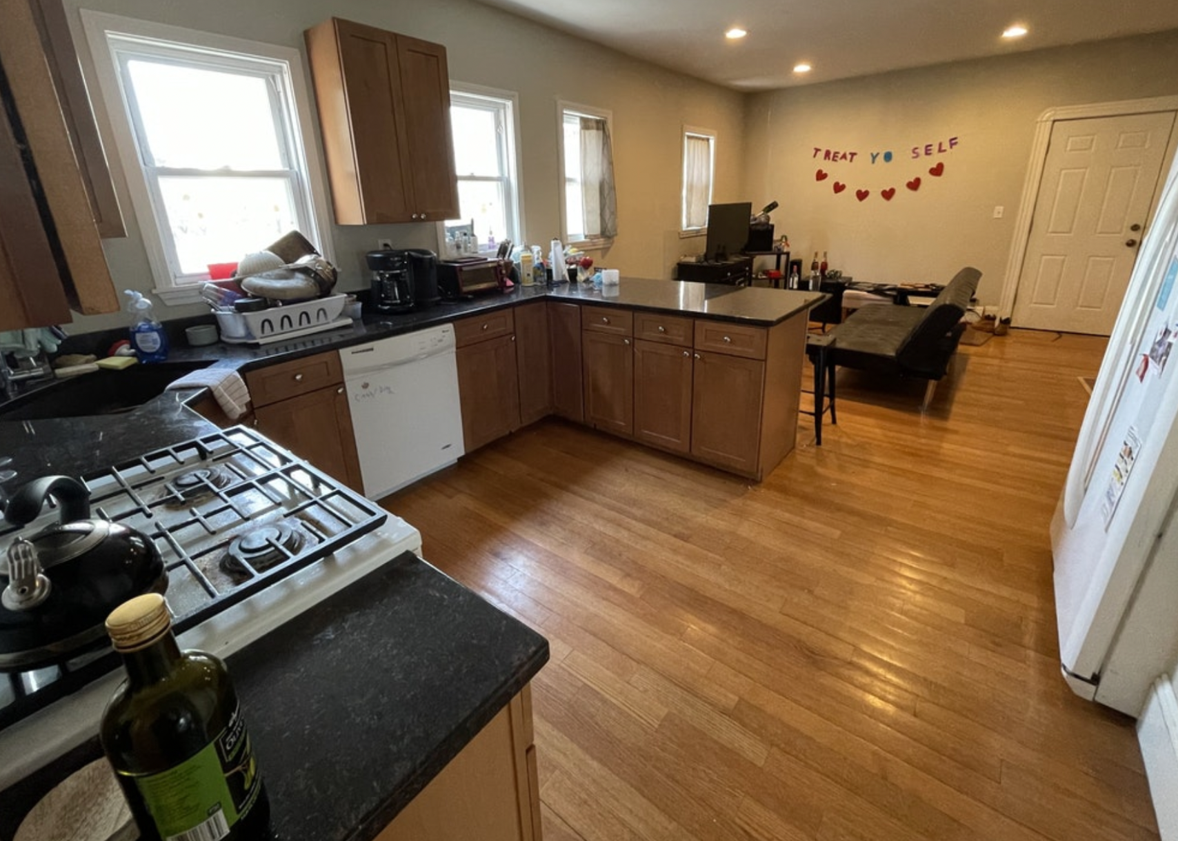 Summer 2024 sublet near Tufts — photo 2
