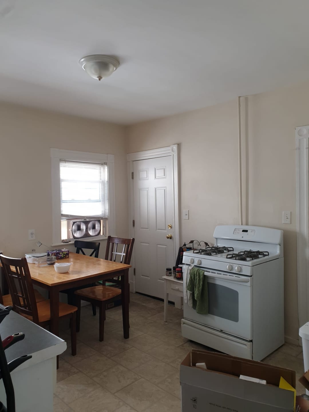 Summer 2025 sublet near Tufts — photo 4