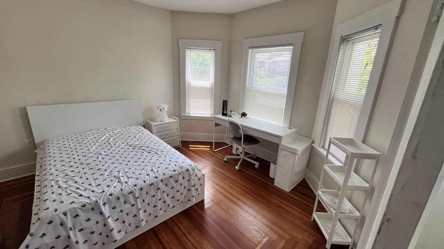 Summer 2025 sublet near Tufts — photo 1