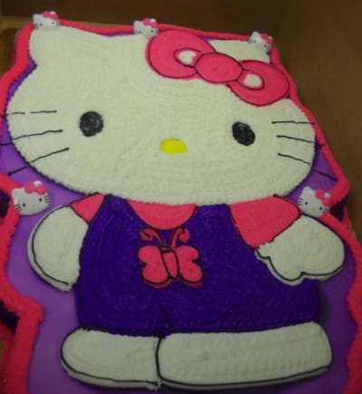 Hello Kitty Cake