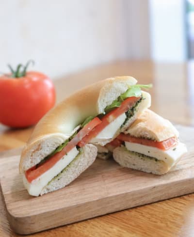 Caprese Bagel