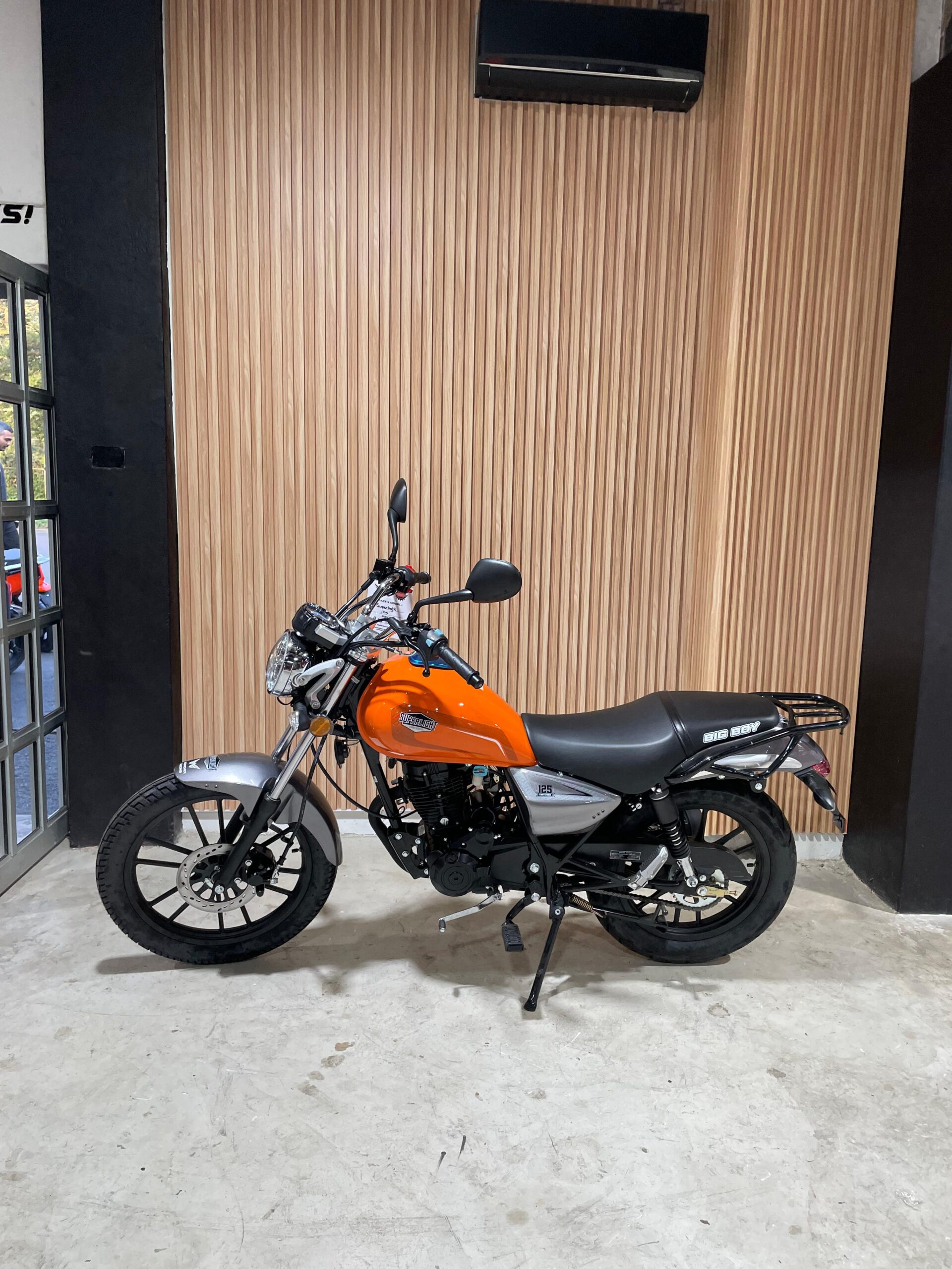 Big Boy Superlight 125 view 2