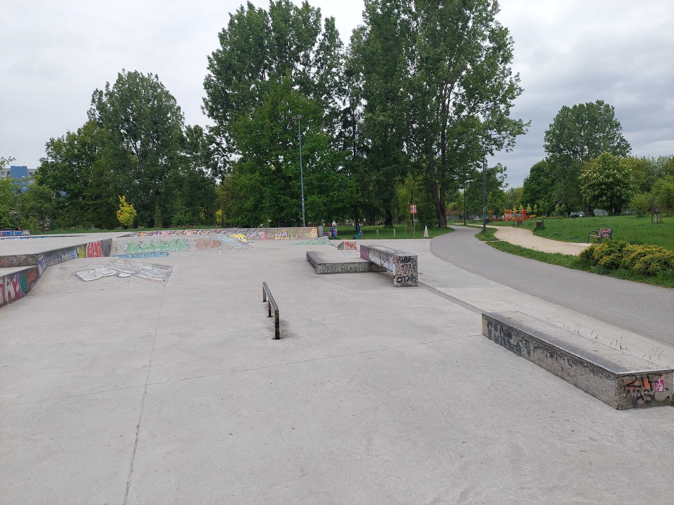 Warsaw - Park Pięciu Sióstr - Image 1 of 13