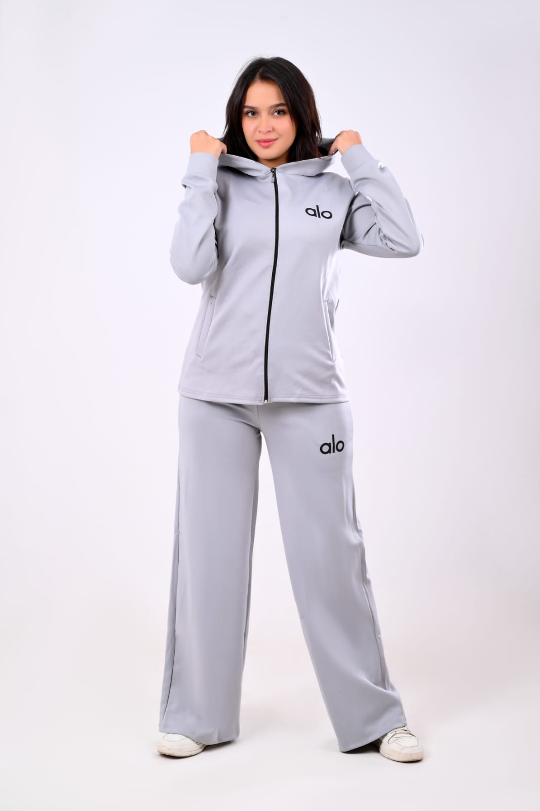 ALO diving wide leg suite 