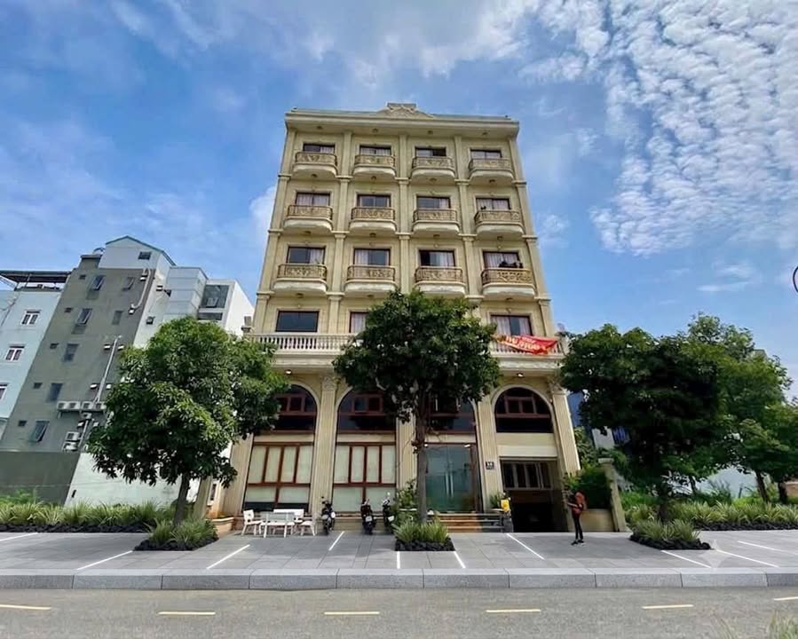 Mua tòa nhà cho thuê ở Quận 1 lãi bao nhiêu một năm?