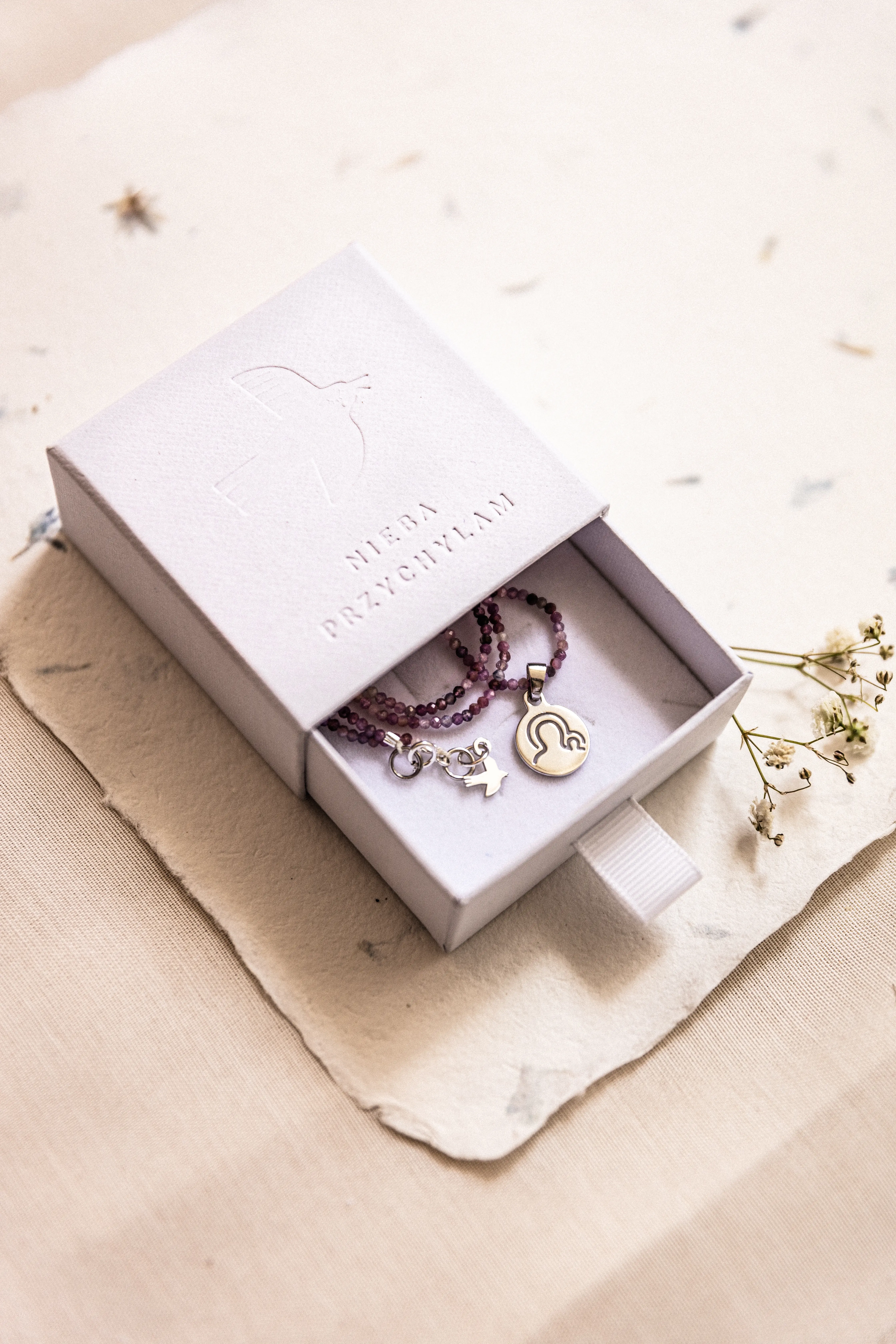 Sesja produktowa Wrocław - profesjonalne zdjęcia dla marek