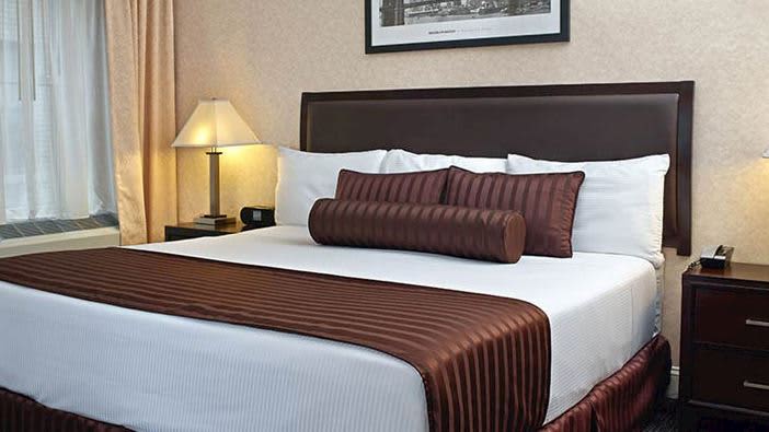 Accessible Queen Guestroom