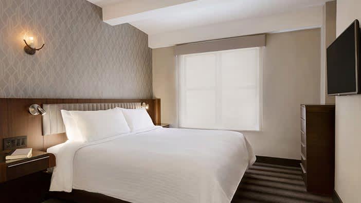 Signature 1 King Bed at Hotel Edison Newyork