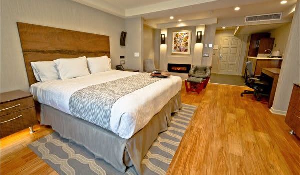 Hotel Strata King Executive at Mountain View