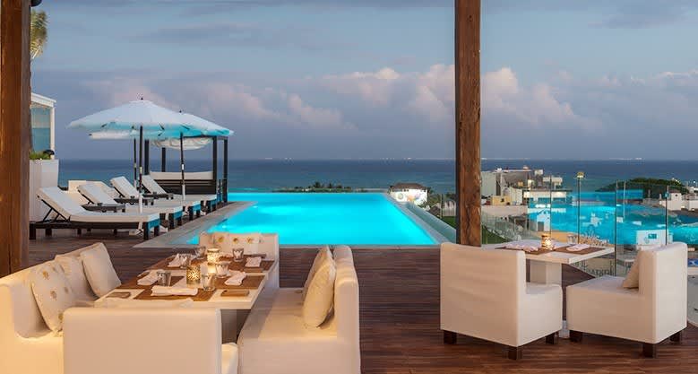 Dining Facilities in The Five Downtown, Playa del Carmen Dining Facilities in The Five Downtown, Playa del Carmen