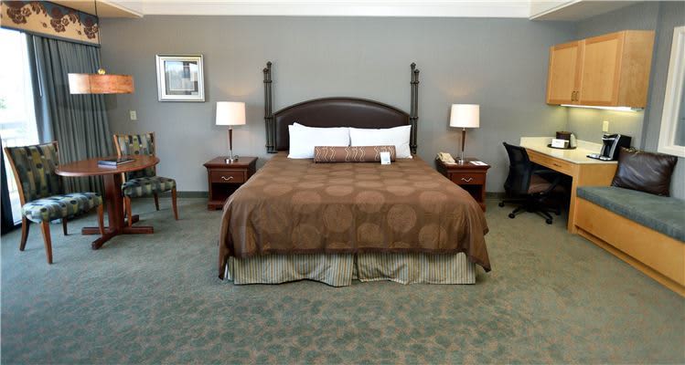 Turf Valley Resort, Maryland King Executive Suite Turf Valley Resort, Maryland King Executive Suite