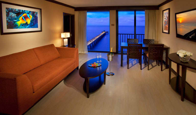 Wyndham Deerfield Beach Resort, Florida King Suite