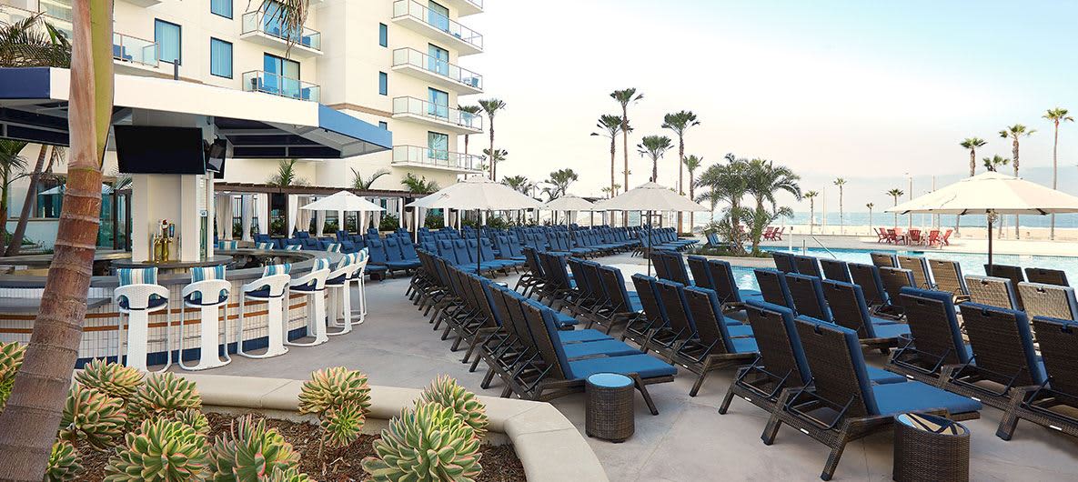 Cool Huntington Beach Pool Bar The Waterfront Beach Resort
