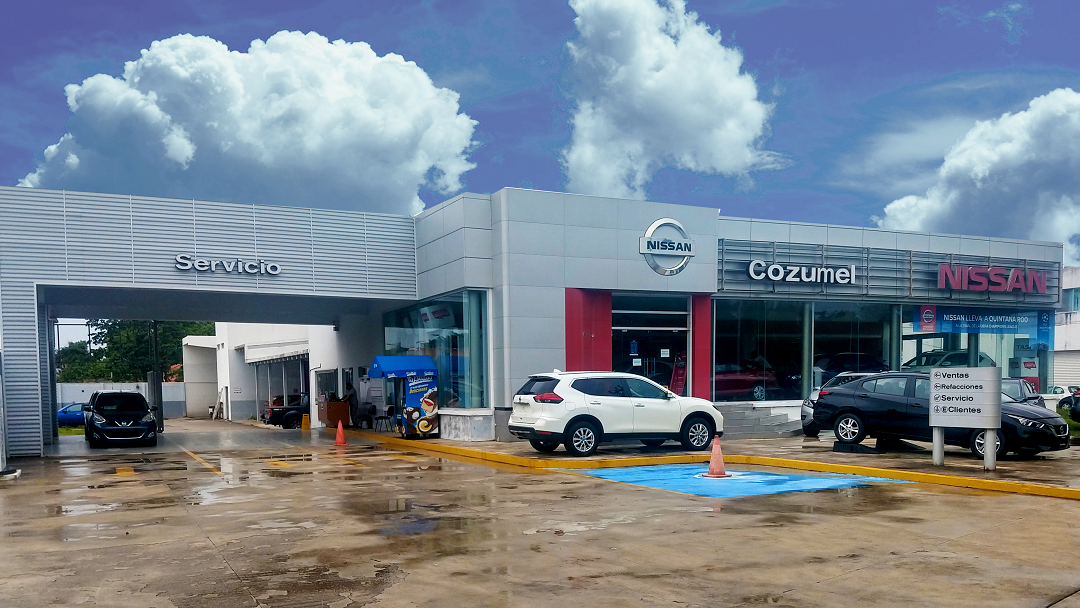 Nissan Cozumel