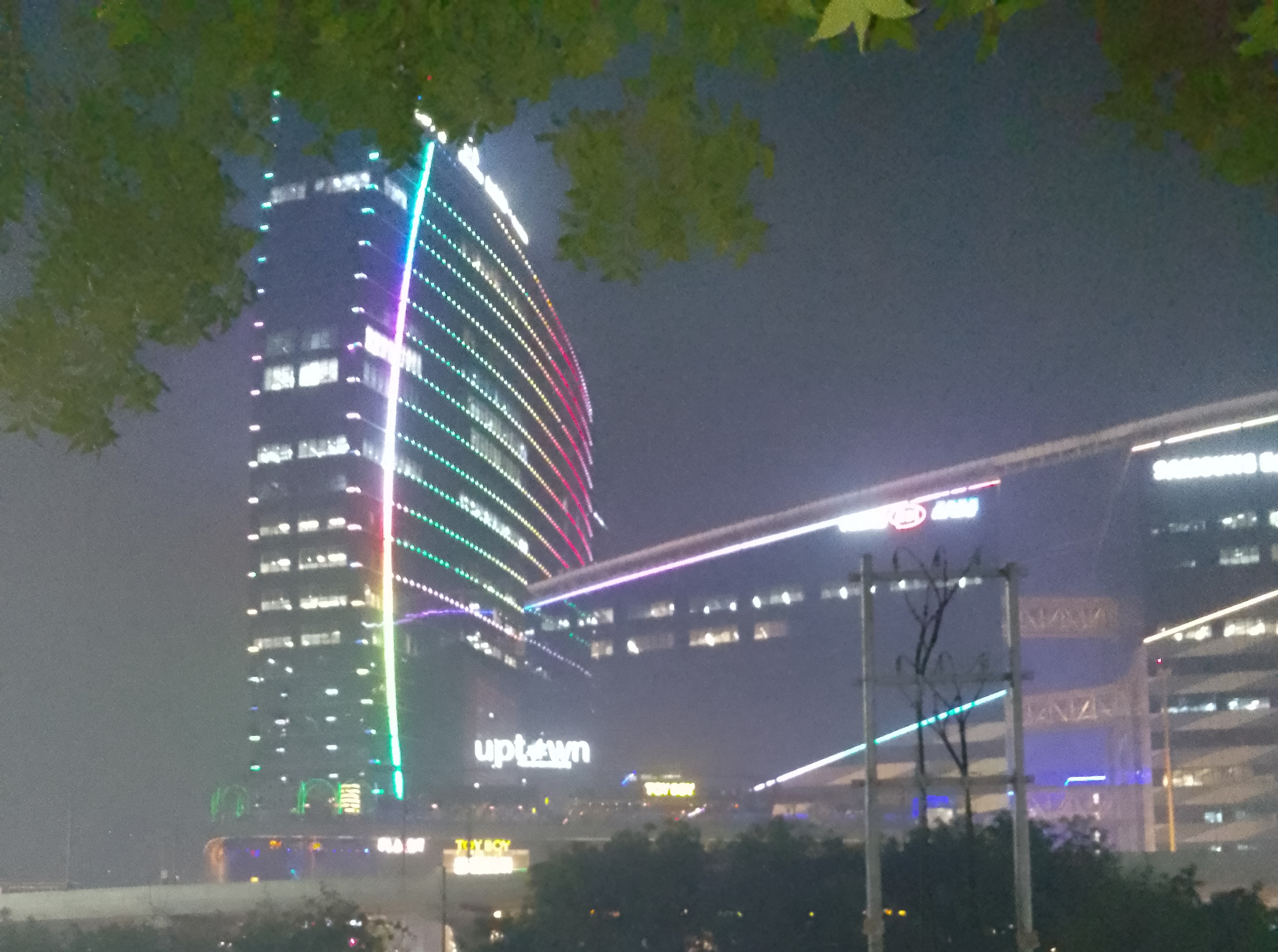 Uptown Tower (Advant) – The Shining Landmark of Noida Sector 142 