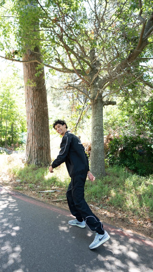 Goodlyf Luxury — Tracksuit 