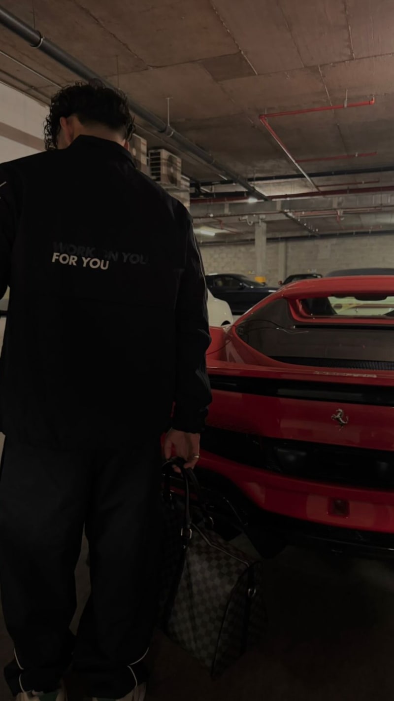 Tracksuit  thumbnail 2