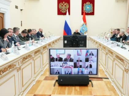 Бюджетные кредиты, лифтовой завод и очистные сооружения: Вячеслав Федорищев провел совещание в правительстве