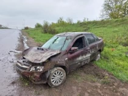 В Тольятти водитель перевернул Лада Гранта в кювет