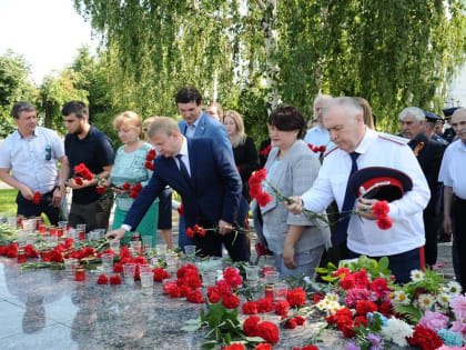 Сегодня, в День памяти и скорби, в Сызрани прошли памятные акции