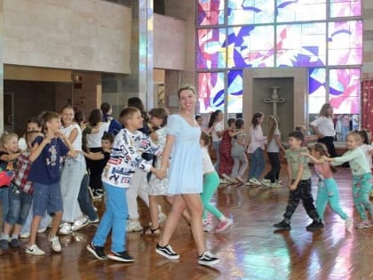 В ДДЮТ Тольятти прошло закрытие профильных смен