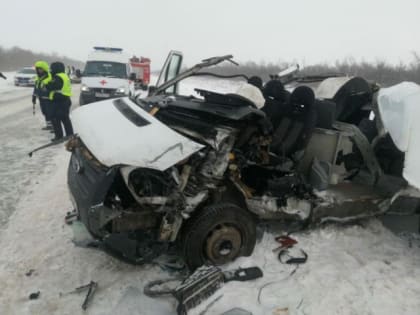 Бенян выехал на место катастрофы, Дмитрий Азаров заявил, что семьям будет оказана помощь