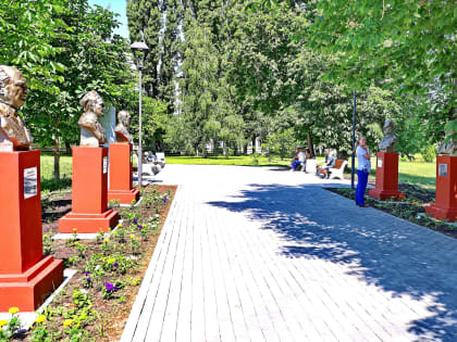 Кому установлены монументы на аллее Памяти выдающихся врачей в Самаре