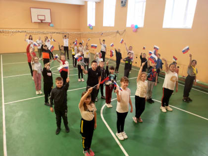 Открытие нового спортзала в сызранской школе весело отметили Днем спорта