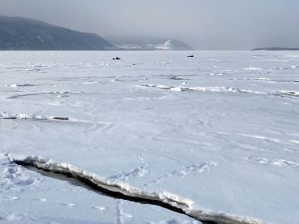 По тонкому льду. Под Самарой снегоход провалился в промоину