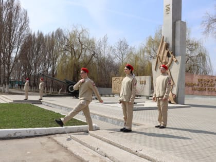 ПО ПРИМЕРУ СТАРШИХ ТОВАРИЩЕЙ