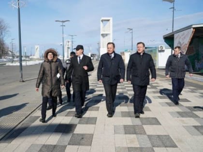 Дмитрий Азаров и Игорь Комаров оценили ход строительства крытого футбольного манежа в Самаре