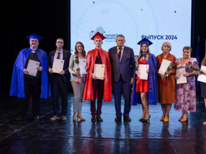 Политех сегодня с шиком отпраздновал свой выпускной в центре Сызрани - смотрим фото