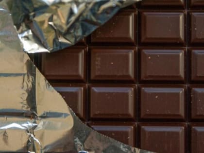 Восьмилетняя девочка внезапно умерла, съев обычную шоколадку