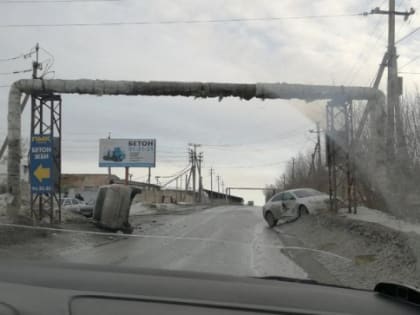 В вечерний час пик в Сызрани набок завалилась иномарка